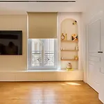 Elegant Central Flat In Paris, Near Saint Germain