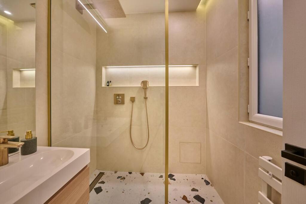 Appartamento Elegant Flat In Paris, Near Saint Germain Parigi
